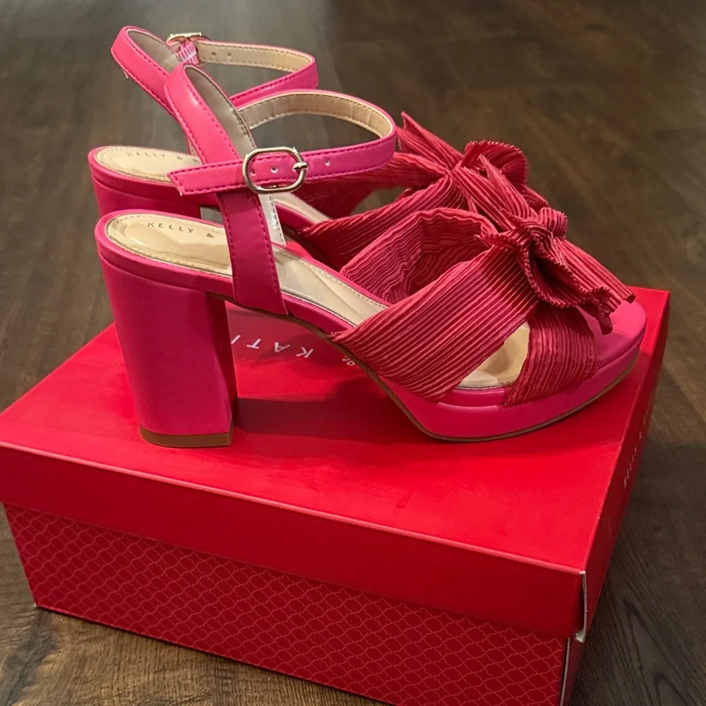 Kelly & Katie Vibrant Pink Block Heels - Picture 3 of 5